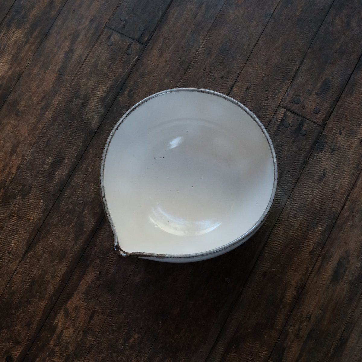 Spouted Serving Bowl, White