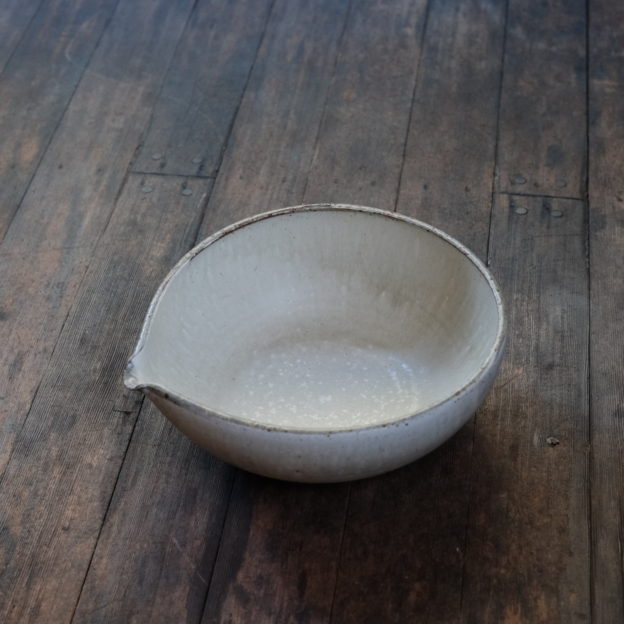 Spouted Serving Bowl, Ash