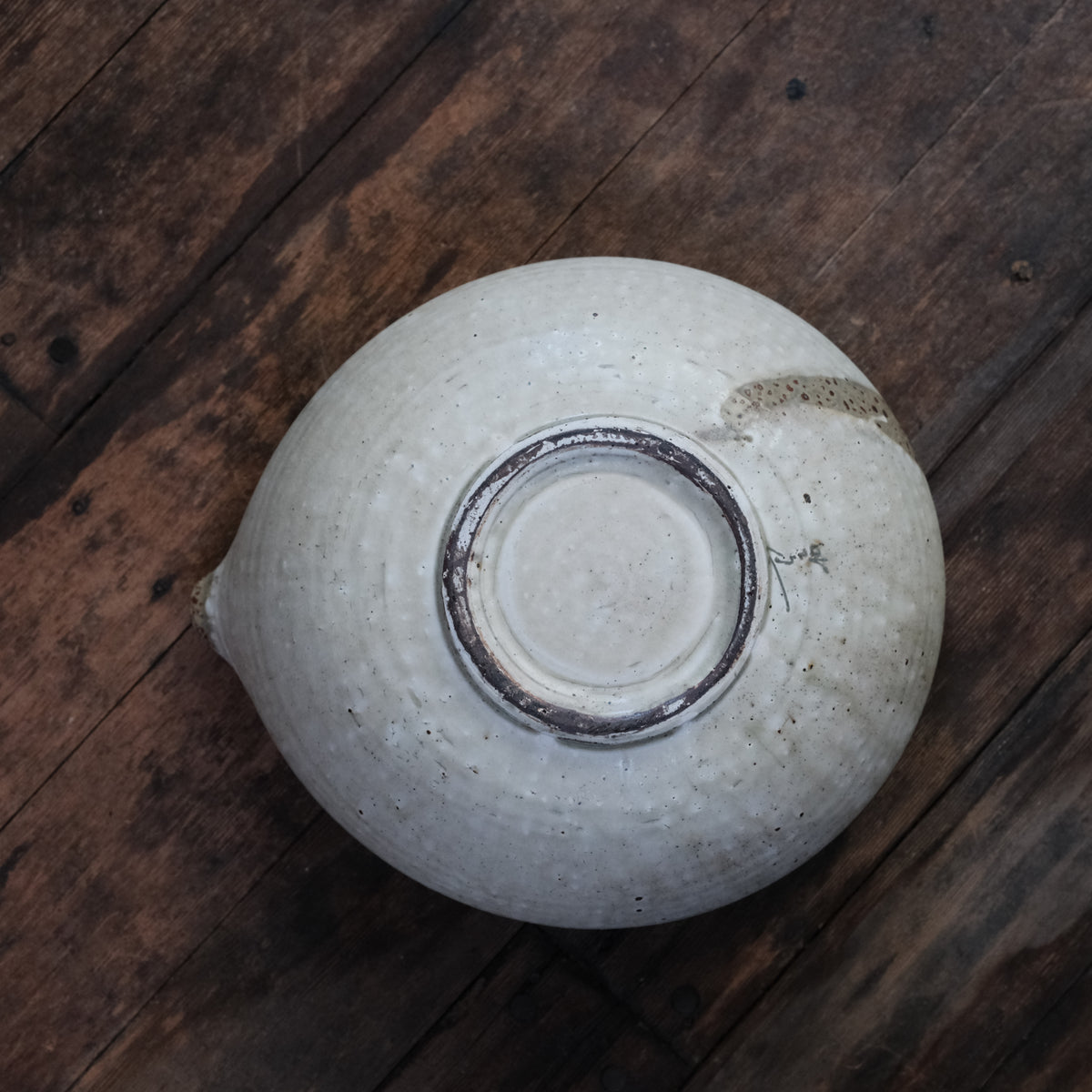 Spouted Serving Bowl, Ash