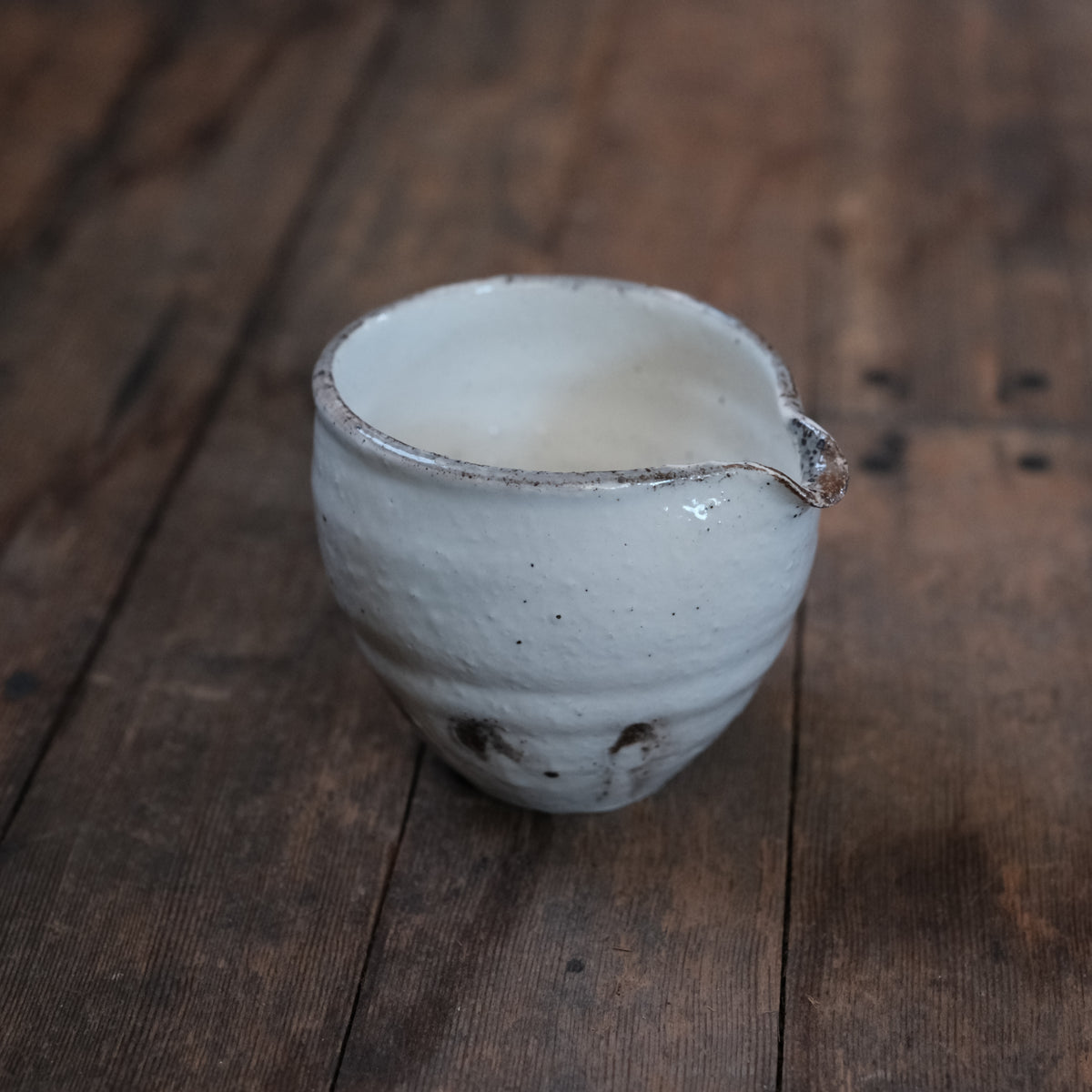 Tea Pourer, Sugu