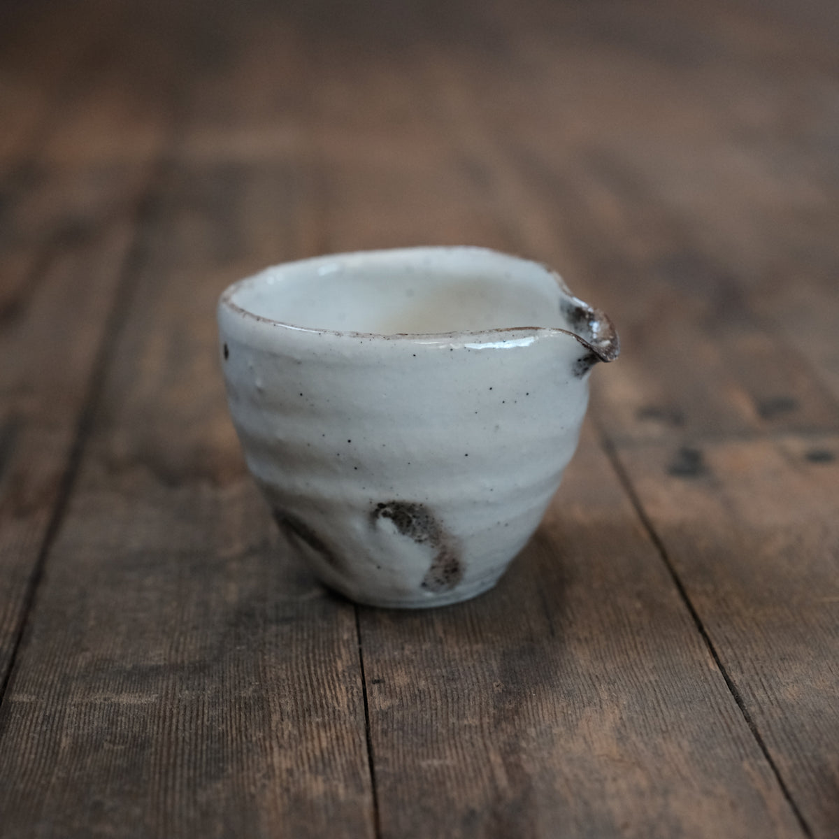 Tea Pourer, Sugu
