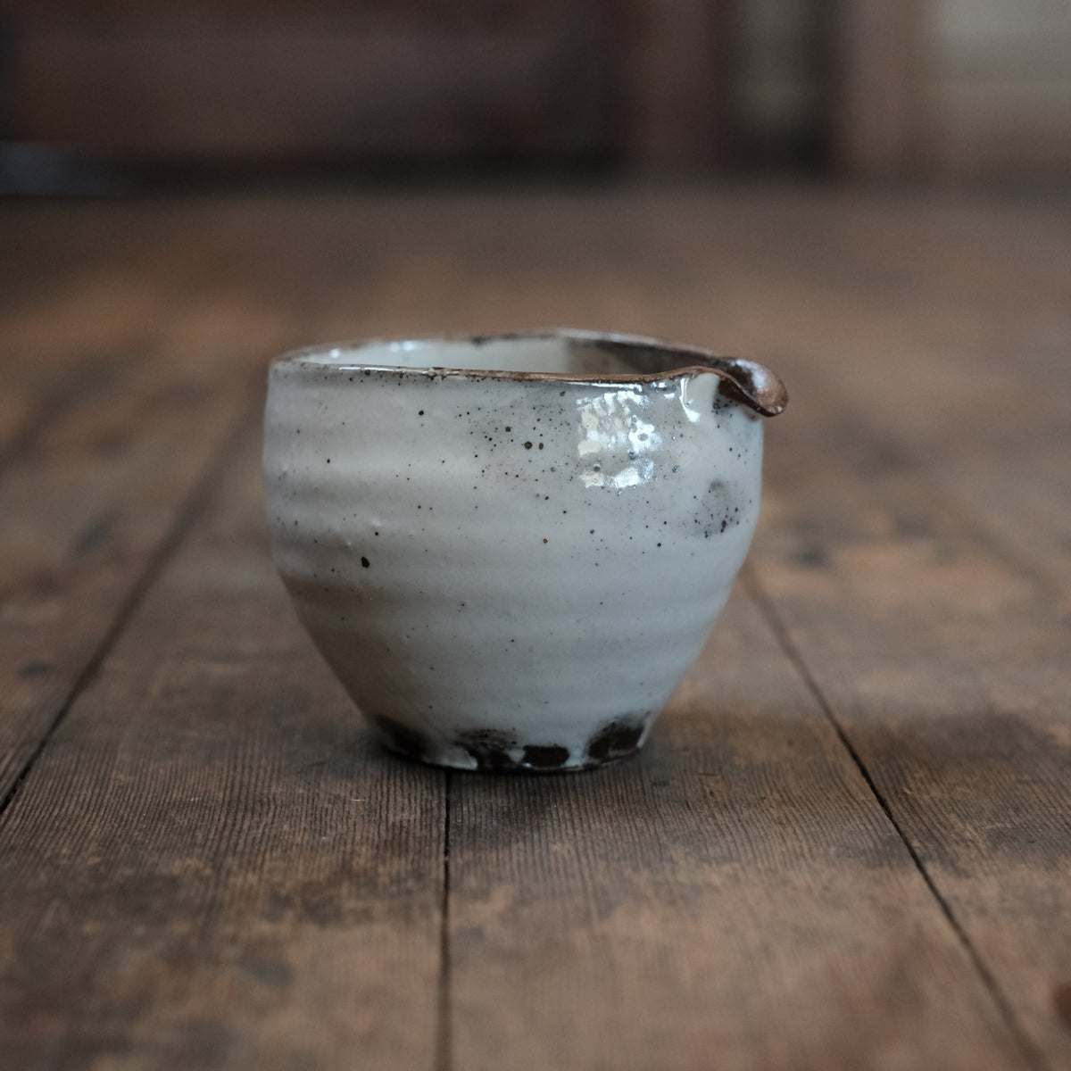 Tea Pourer, Sugu