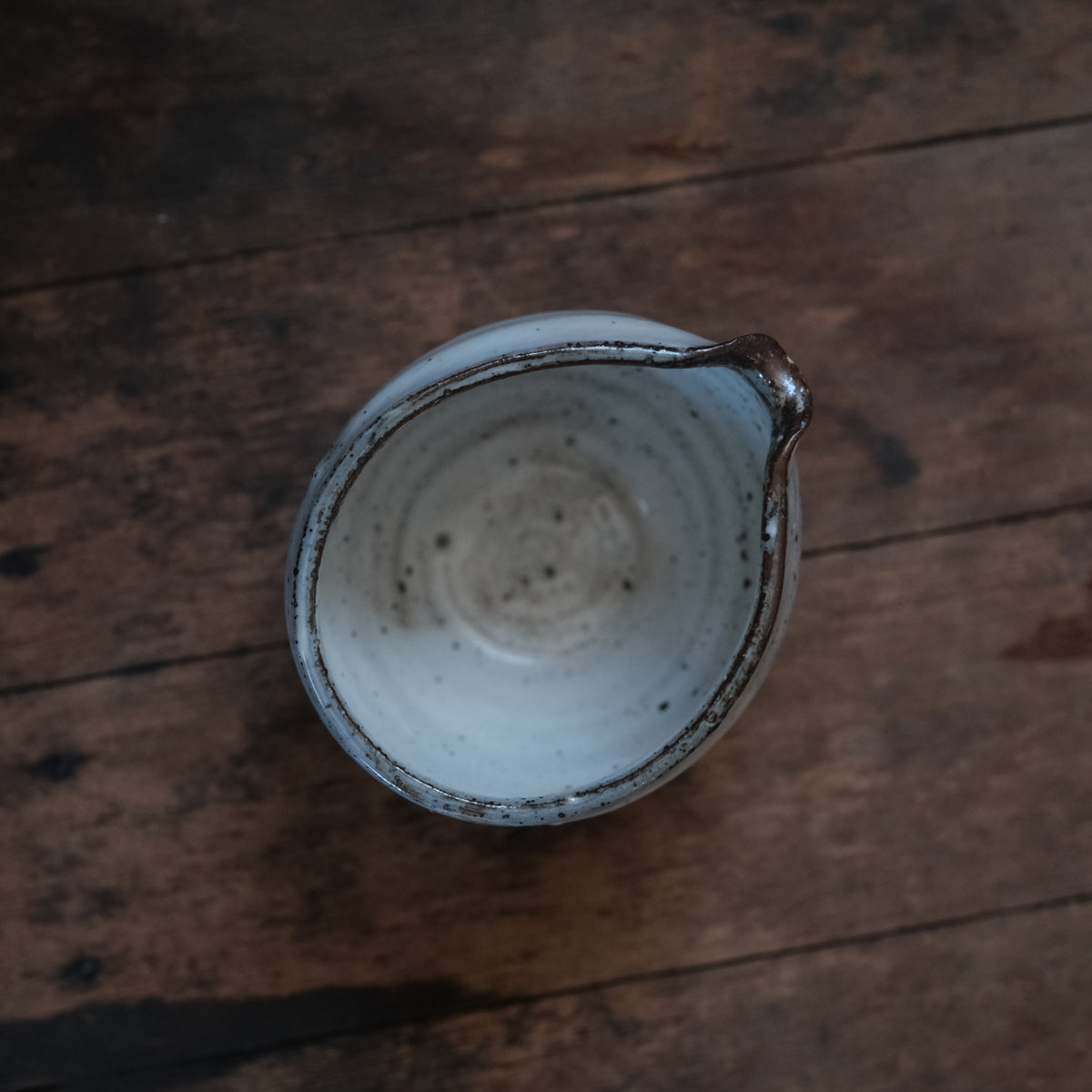 Tea Pourer, Sugu