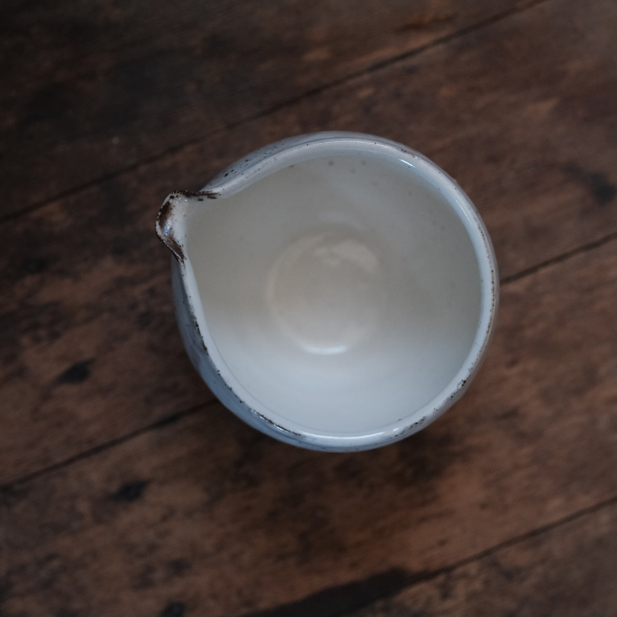 Tea Pourer, Sugu