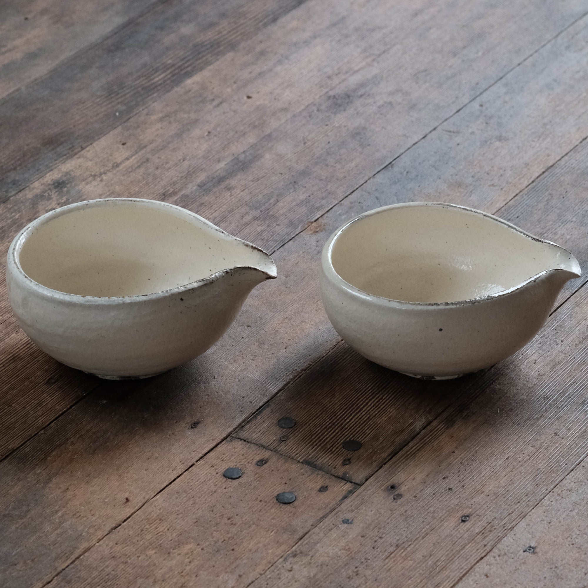 Two Pouring Bowls, Sugu